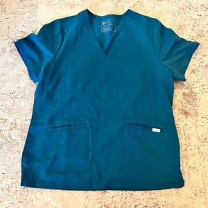 Figs Casma three pocket scrub top